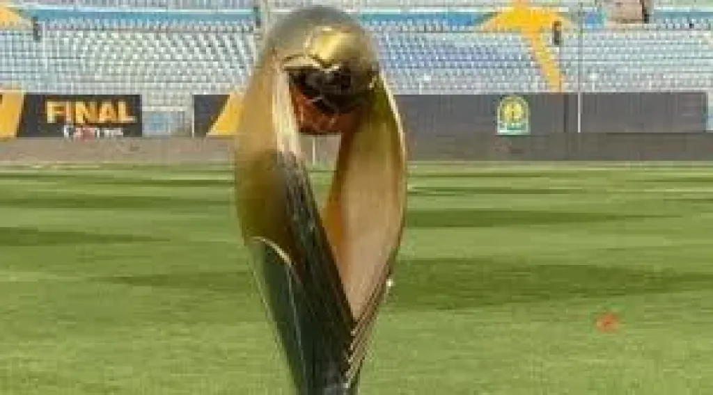 كأس أفريقيا تزين ملعب الدفاع الجوى قبل مواجهة بيراميدز وصن داونز