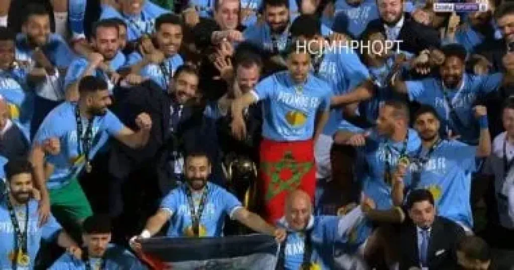 مهند لاشين يرفع علم فلسطين خلال احتفالات بيراميدز بأول لقب أفريقي