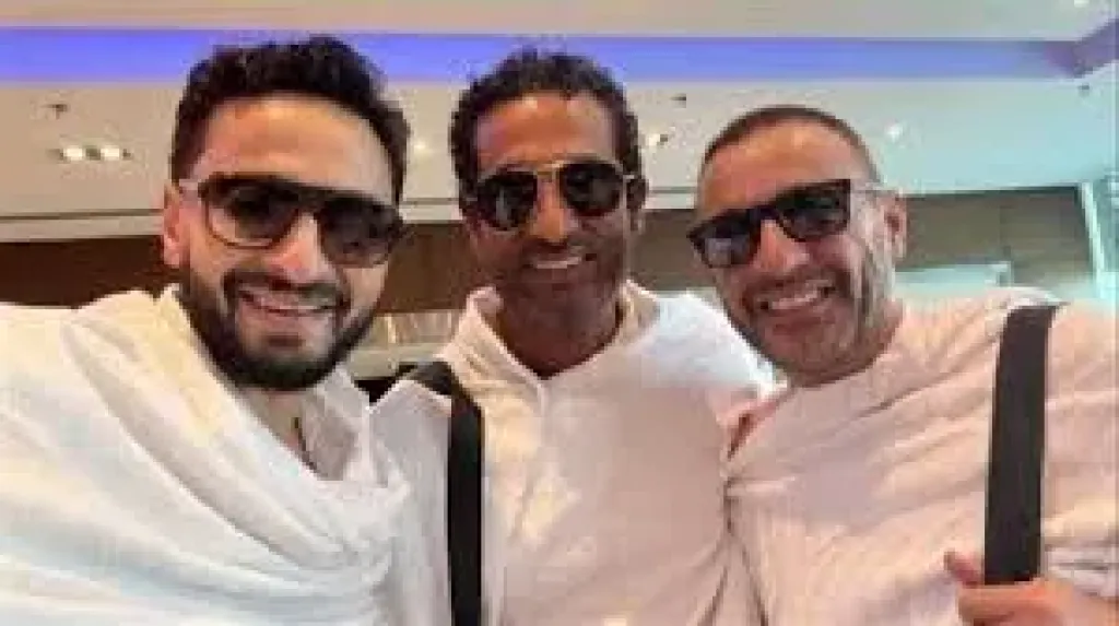 أحمد السقا وعمرو سعد وحمادة هلال يغادرون لأداء مناسك الحج