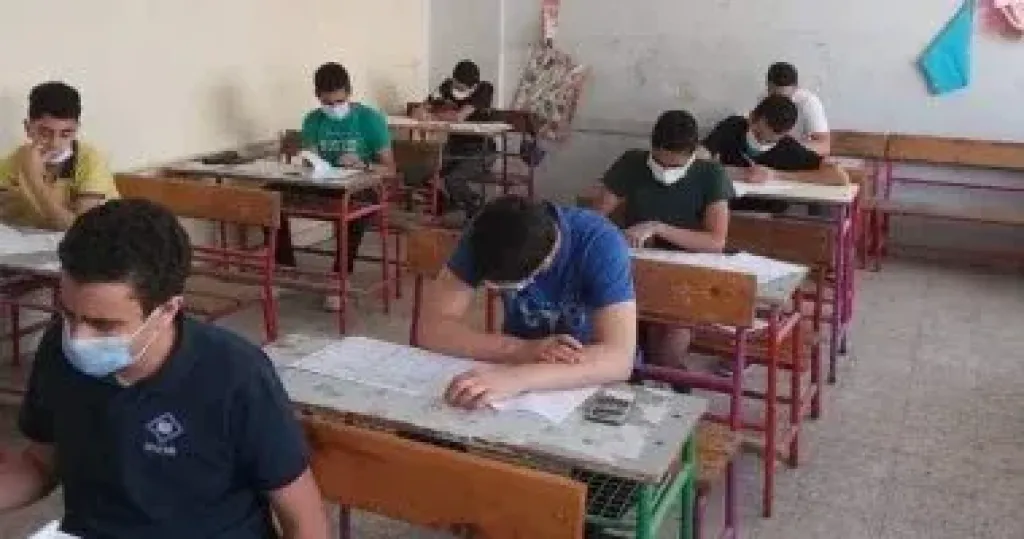 تداول أسئلة امتحان الشهادة الإعدادية فى عدة محافظات