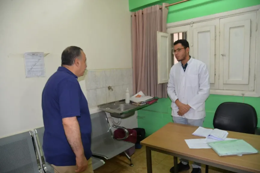 محافظ أسيوط يتفقد المركز الصحي الحضري لمتابعة مستوى الخدمات