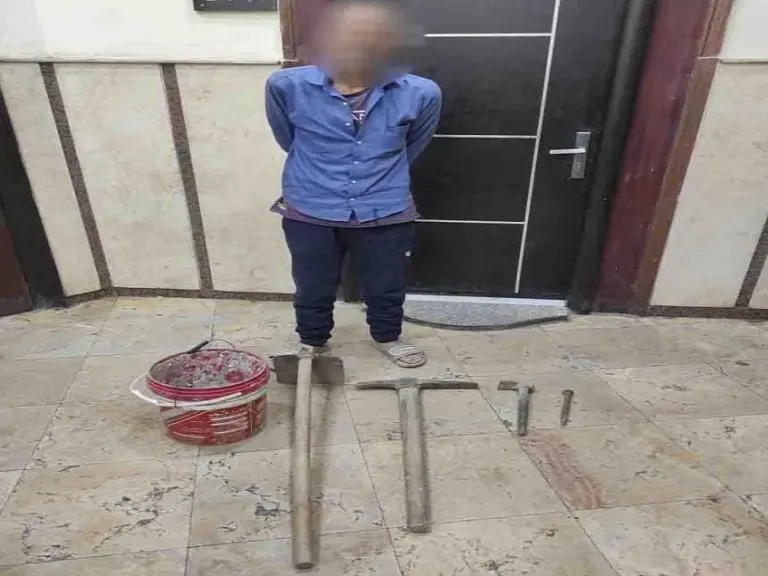 سقوط مُسجل خطر لقيامه للحفر والتنقيب عن الآثار داخل سكنه بالدرب الأحمر