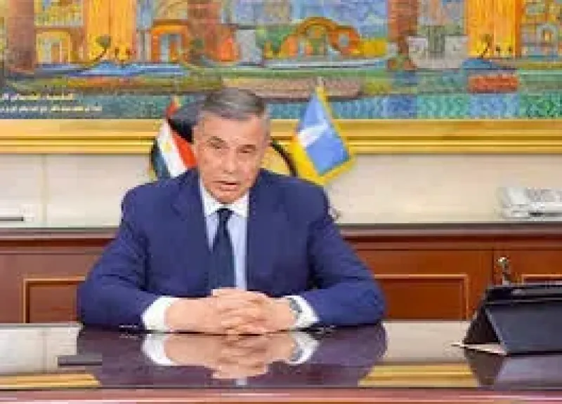 محافظ الإسكندرية يطمئن على أحد مصابي العاصفة ويوجه بتقديم دعم شامل لأسرته