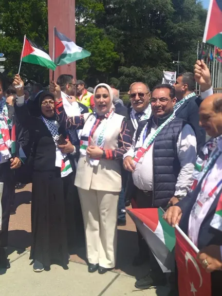 برلمانية تشارك فى وقفة تضامينة مع غزة  فى جنيف