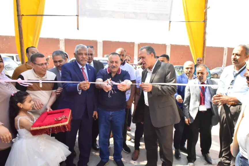 محافظ أسيوط يفتتح معرض ”اليوم الواحد” لتوفير السلع الأساسية