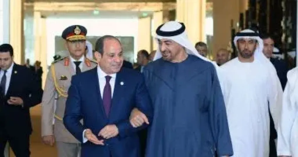 الشيخ محمد بن زايد يستقبل الرئيس السيسى بمطار أبو ظبى ويعقدان اجتماعًا ثنائيًا