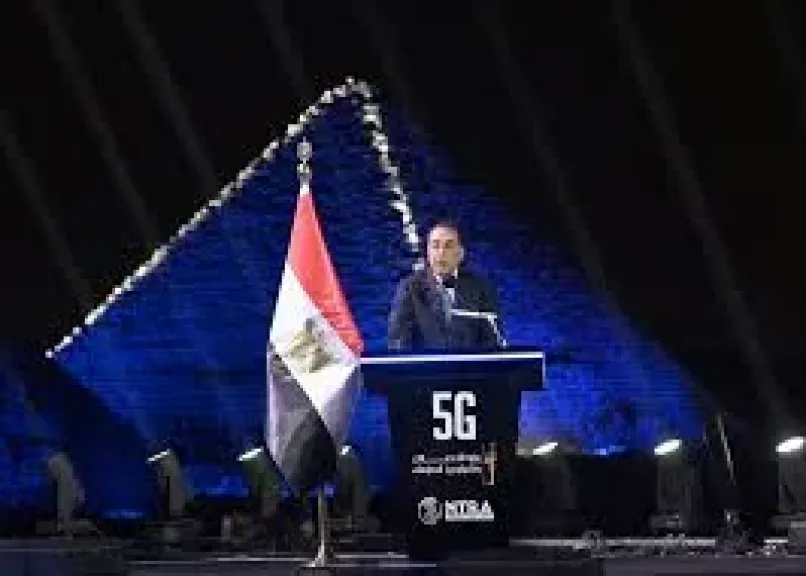 رئيس الوزراء: مبادرة الرواد الرقميون تدرب 12 ألف شاب وفتاة سنويا