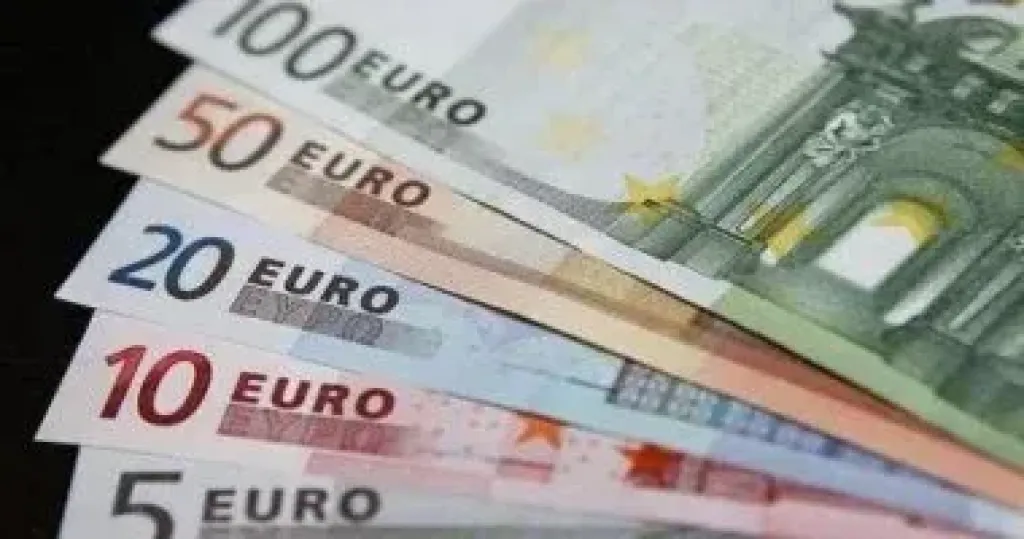 ارتفاع سعر اليورو اليوم الأحد 15 يونيو 2025 أمام الجنيه بالبنوك المصرية