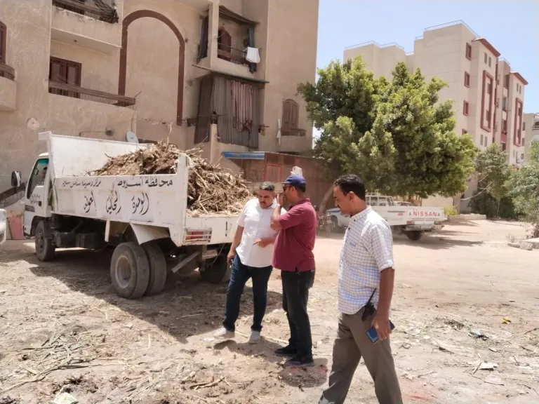 محافظ أسيوط يشدد على تكثيف حملات النظافة ورفع 65 طنًا من المخلفات