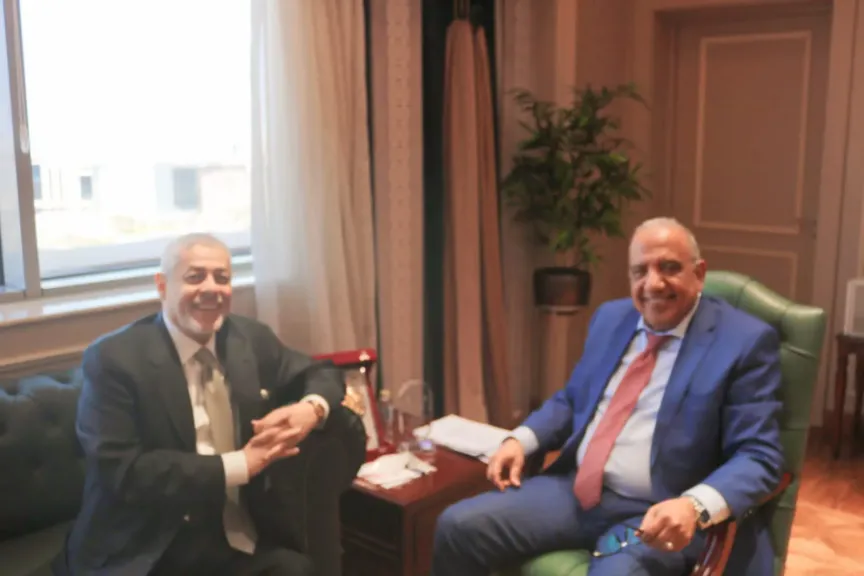 زير الكهرباء  يبحث مع شركة ”AMEA POWER”  الإماراتية زيادة التعاون فى مجالات الطاقة المتجددة والتوسع فى محطات تخزين الطاقة