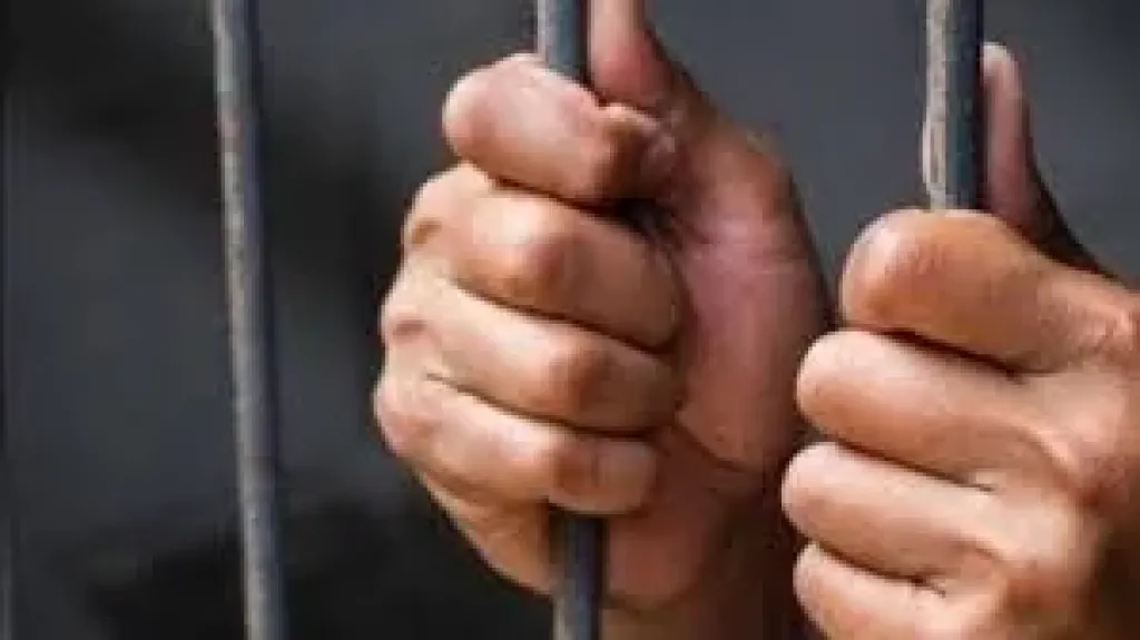 كشف حقيقة فيديو احتجاز شخصين وضبط المتهمين
