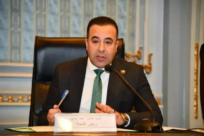 بعد إطلاق ال 5G رئيس إتصالات النواب يطالب بإلزام شركات المحمول بعدم زيادة الأسعار
