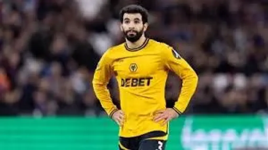 نجم منتخب الجزائر يغادر معسكر بلاده للتوقيع مع مانشستر سيتي