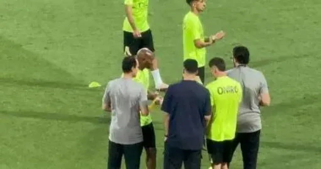 لاعبو الزمالك وبيراميدز ”يكسرون صيامهم” قبل انطلاق نهائى كأس مصر .. صور