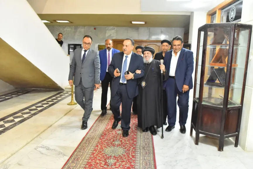 محافظ أسيوط يستقبل المهنئين بعيد الأضحى المبارك من القيادات التنفيذية
