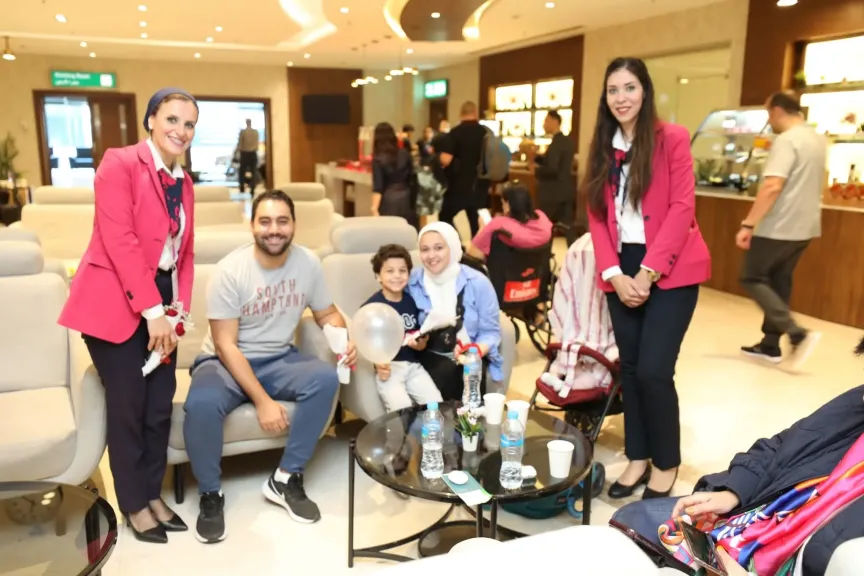 مطار القاهرة الدولي يشارك المسافرين فرحتهم بعيد الأضحى المبارك