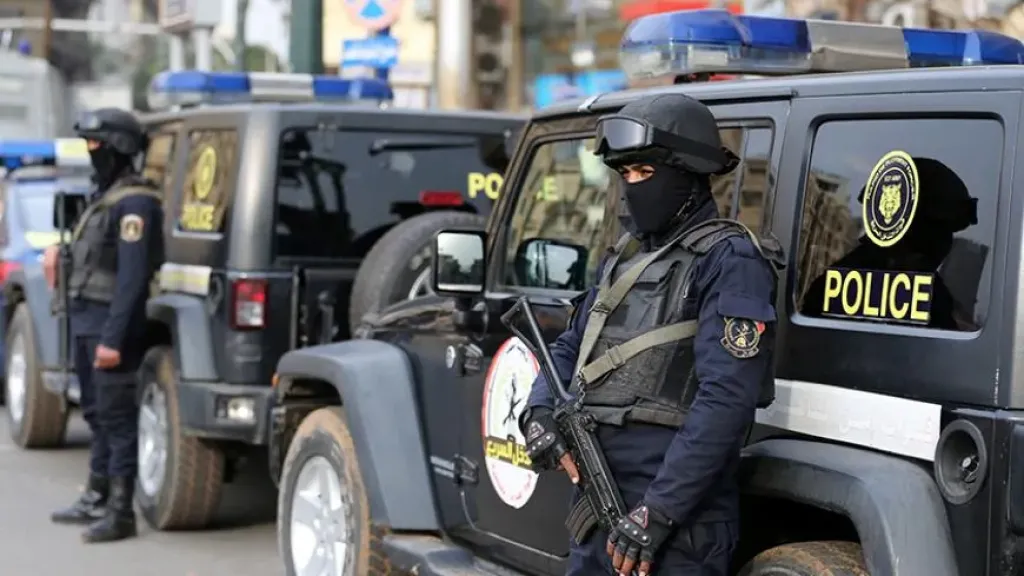 كشف ملابسات مقطع فيديو تضمن قيام قائد سيارة «ميكروباص» بالسير عكس الاتجاه بعين شمس