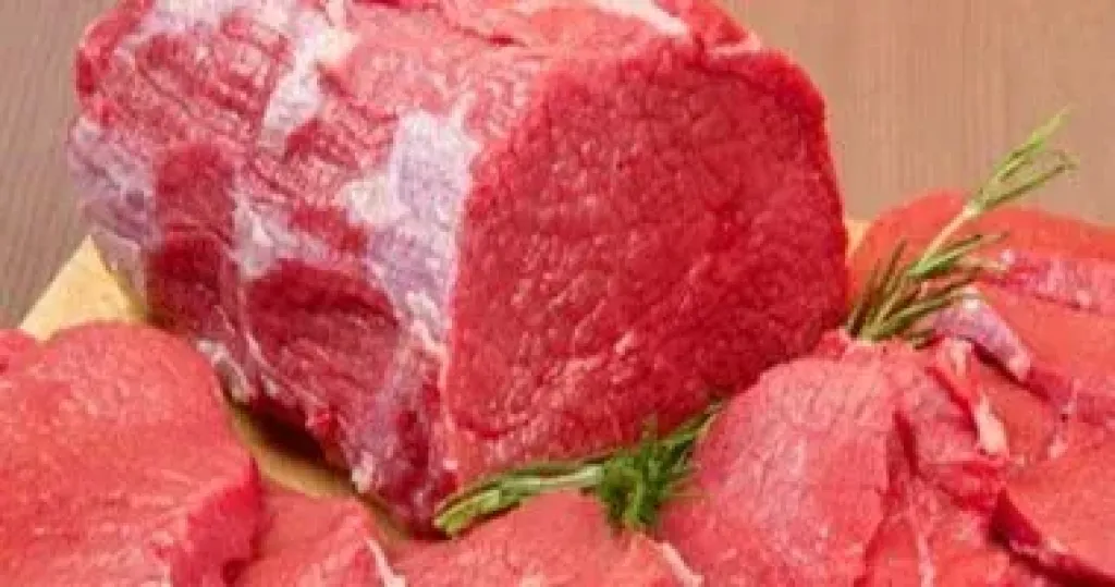 3 أخطاء تجنب الوقوع فيها أثناء إذابة اللحوم