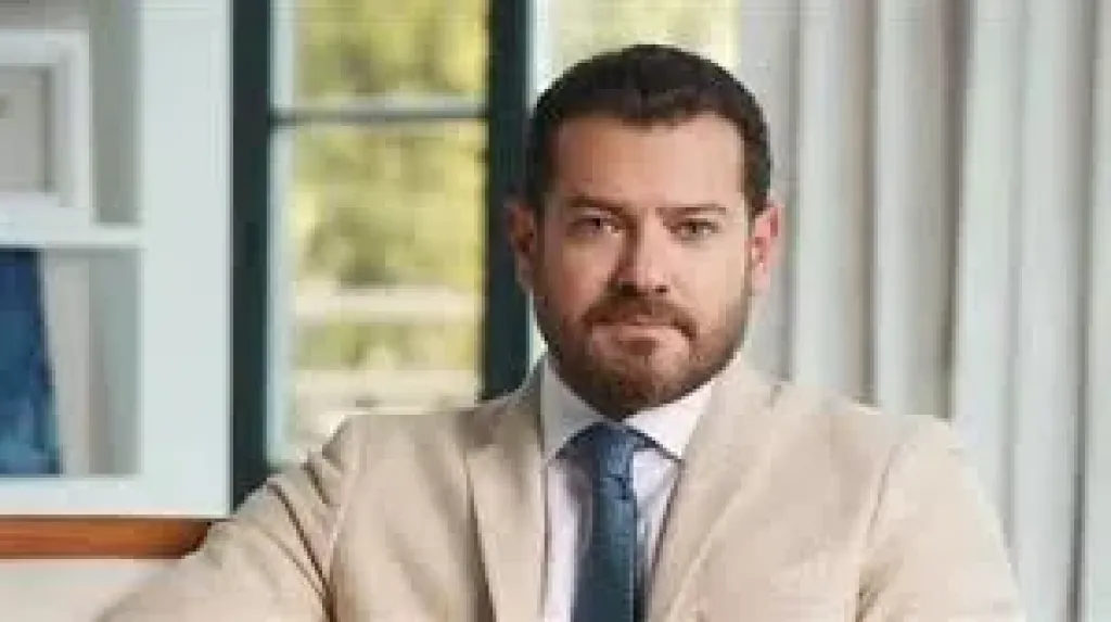 أسرة السلم والثعبان تقضي إجازة العيد بلوكيشن التصوير