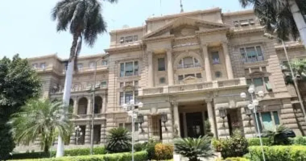وزير الزراعة يستعرض الخطط الاحترازية لحماية الثروة الحيوانية من الأمراض العابرة للحدود