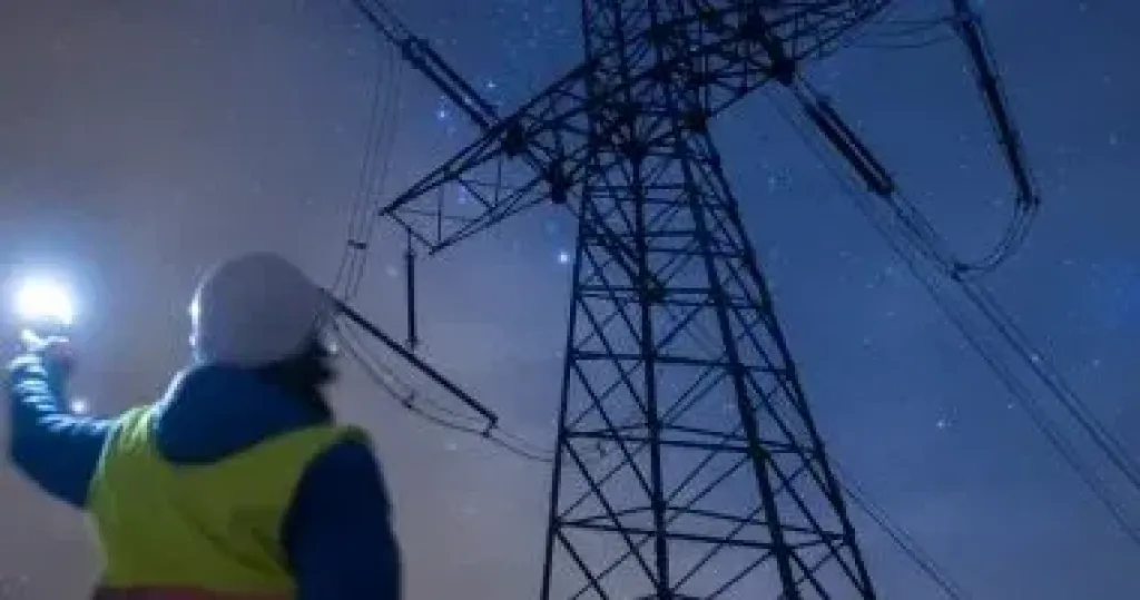 الأمريكيون يستعدون لارتفاع فواتير الكهرباء مع زيادة أسعار الغاز وارتفاع درجة الحرارة