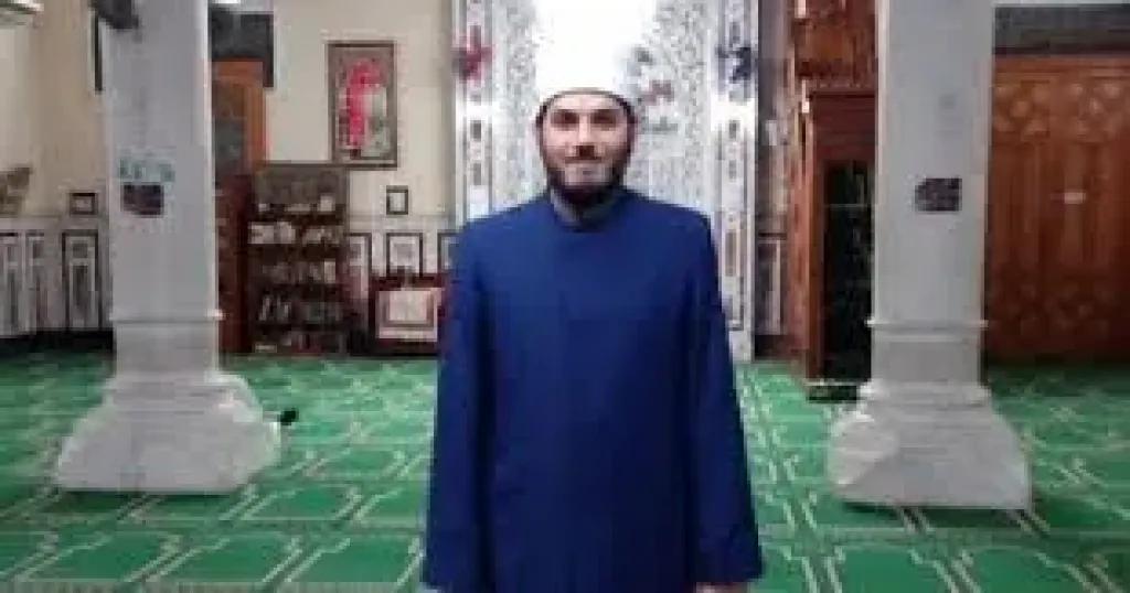 إمام بالأوقاف يناشد المسئولين بمساعدته فى علاجه من سرطان القولون