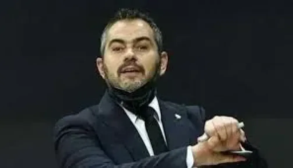 مدرب الأهلي يعلق بعد رحيله