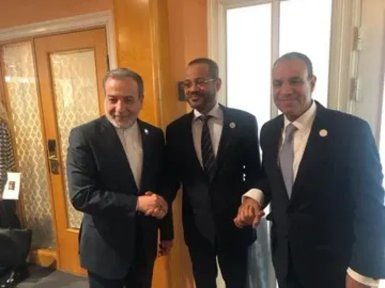 وزير الخارجية يلتقي بنظيريه الإيراني في أوسلو