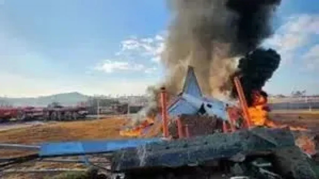 الشرطة الهندية: ارتفاع قتلى الحادث الناجم عن تحطم الطائرة إلى أكثر من 290