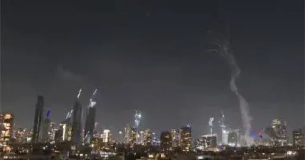 إعلام إيرانى: الدفاع الجوي أسقط مقاتلتين إسرائيليتين وأسر قائد إحداهما
