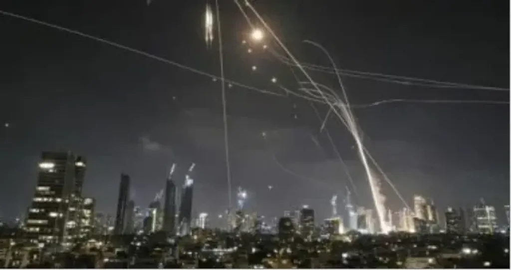 استهداف مقر وزارة الدفاع الإسرائيلية فى تل أبيب.. فيديو