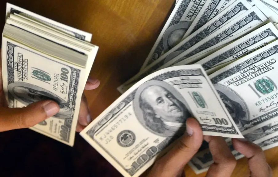 الداخلية تضبط عملات أجنبية بالسوق السوداء بقيمة 15 مليون جنيه