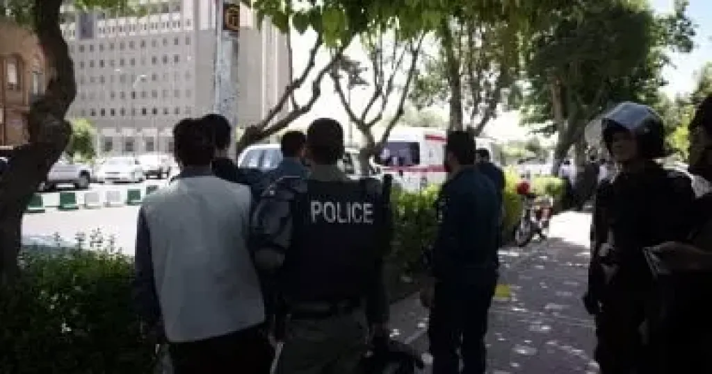 إيران تعتقل 5 أشخاص بتهمة التقاط صور والتعاون مع إسرائيل
