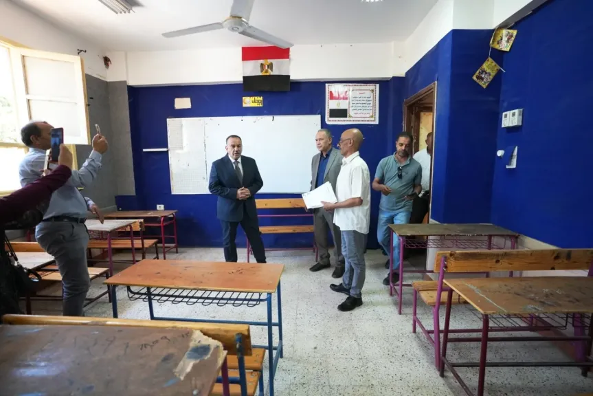 محافظ أسيوط يتابع جاهزية المدارس والكنترول لامتحانات