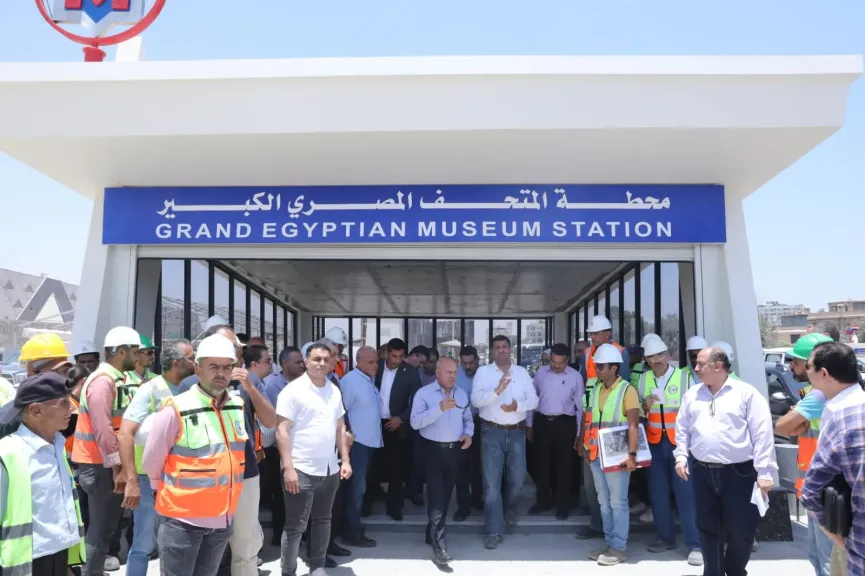 الوزير كامل يتفقد مشروعات الطريق الدائري وBRT ومحطات المترو استعدادًا لافتتاح المتحف المصري الكبير في 3 يوليو