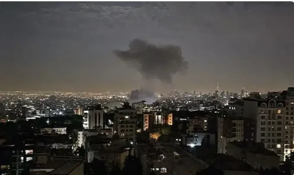 رويترز عن مسئول عسكري إسرائيلي: هاجمنا أكثر من 150 هدفا في إيران بمئات القذائف