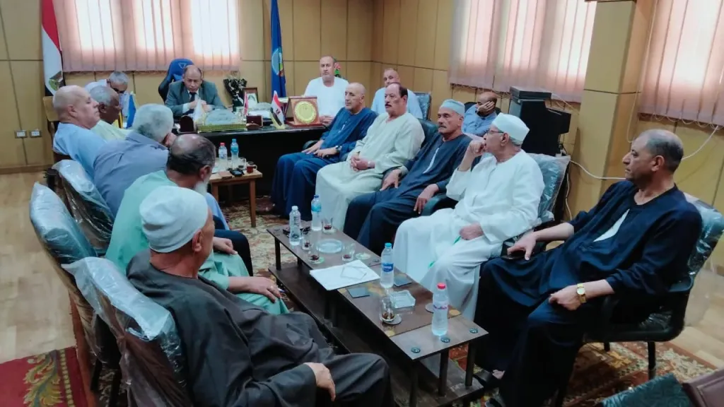 وكيل زراعة البحيرة يلتقى المزارعين والعاملين بقطاع الزراعة لحل مشاكلهم