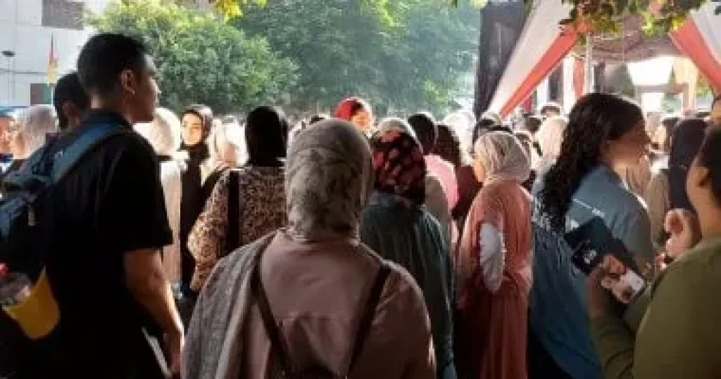 بدء إجراءات تفتيش طلاب الثانوية العامة بالجيزة قبل انطلاق امتحان التربية الدينية