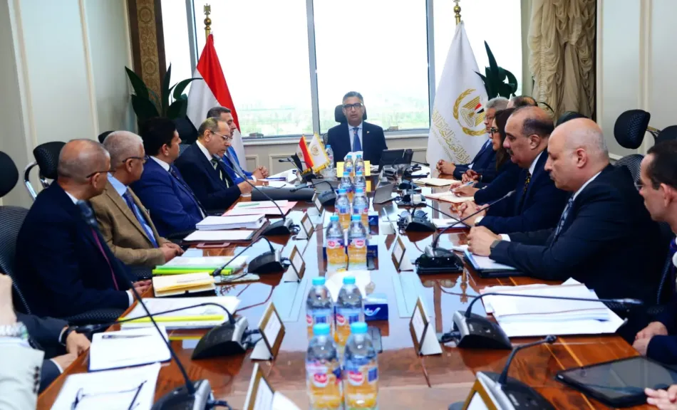 وزير التموين يتابع المخزون الاستراتيجي لضمان توافر السلع الأساسية وانتظام التوزيع
