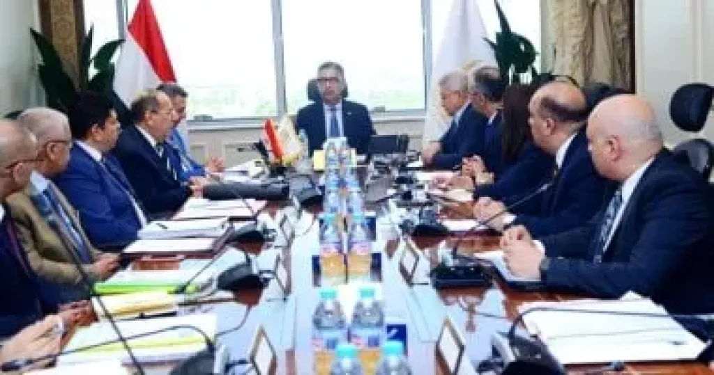 وزير التموين يتابع موقف المخزون الاستراتيجي من السلع الأساسية وضمان توافرها