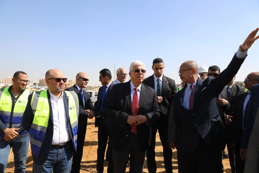 وزير التعليم العالي يتابع سير الأعمال الإنشائية بالحرم الجديد للجامعة الفرنسية