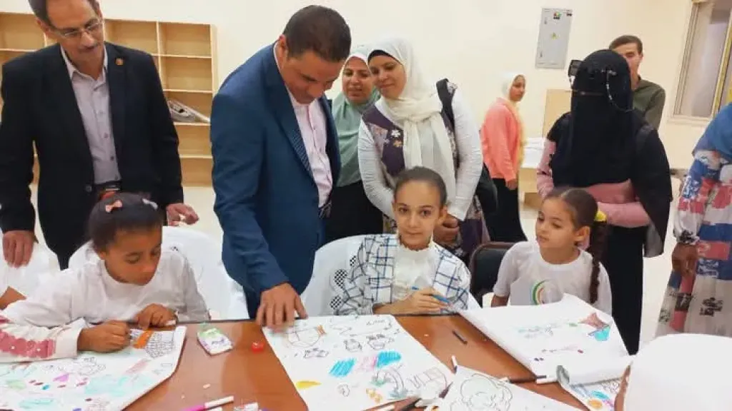 محافظ أسيوط يوجه بتكثيف المتابعة للقطاعات الخدمية... ووكيل وزارة الشباب