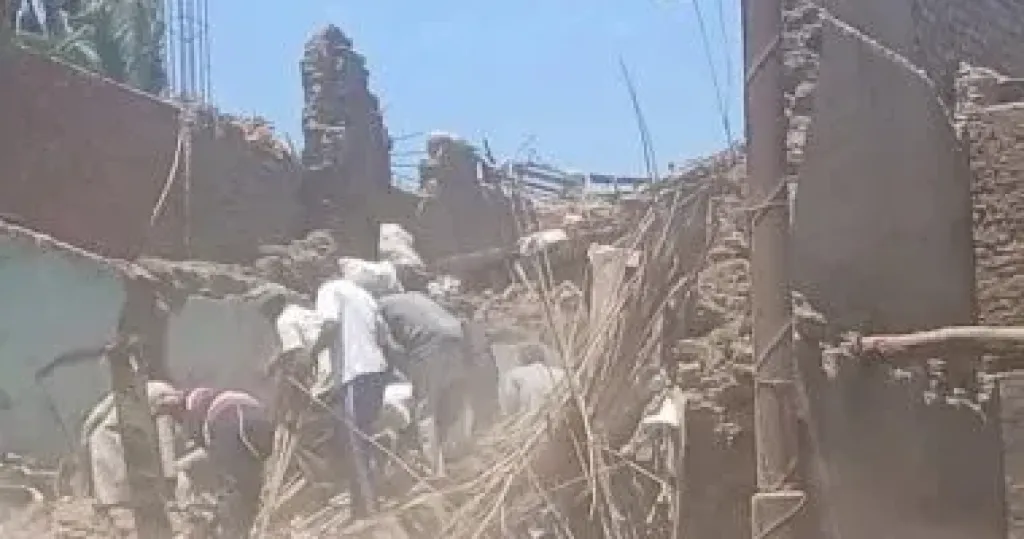 انتشال جثة طالبة من أسفل منزل منهار بقنا