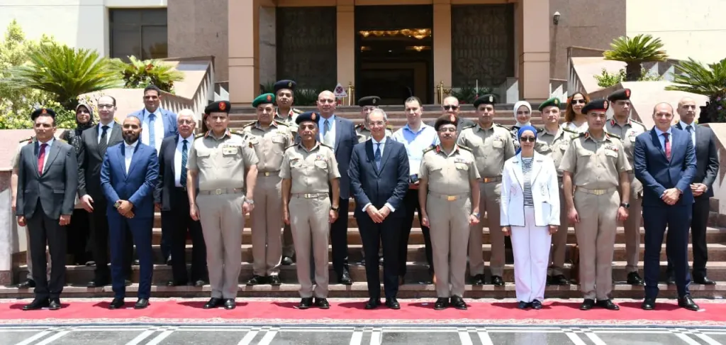القوات المسلحة بالتعاون مع وزارة الإتصالات تنظم لقاء تعريفى لمبادرة معهد تكنولوجيا المعلومات لتدريب المجندين