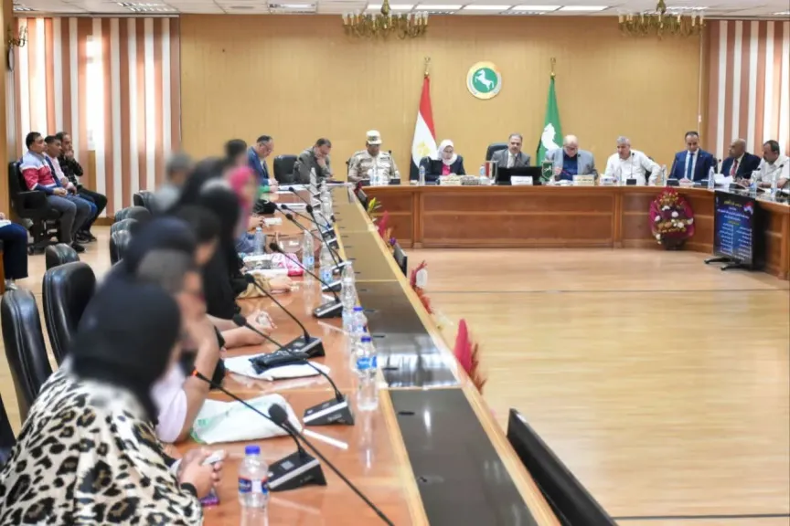 محافظ الشرقية خلال لقائه بالمواطنين: توفير فرص عمل وسكن لمتحدى الإعاقة