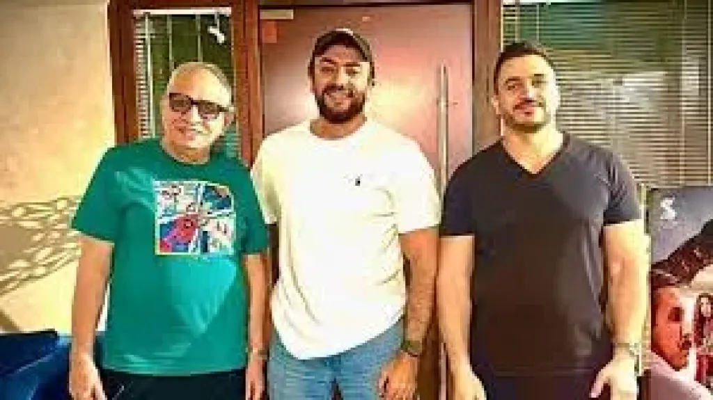 نجاح دباح إن شاء الله.. أحمد العوضي يتعاقد على فيلم جديد من بطولته