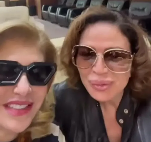 صواريخ فوق رؤوسنا.. إلهام شاهين تحكي لحظات الرعب في رحلتها إلى العراق