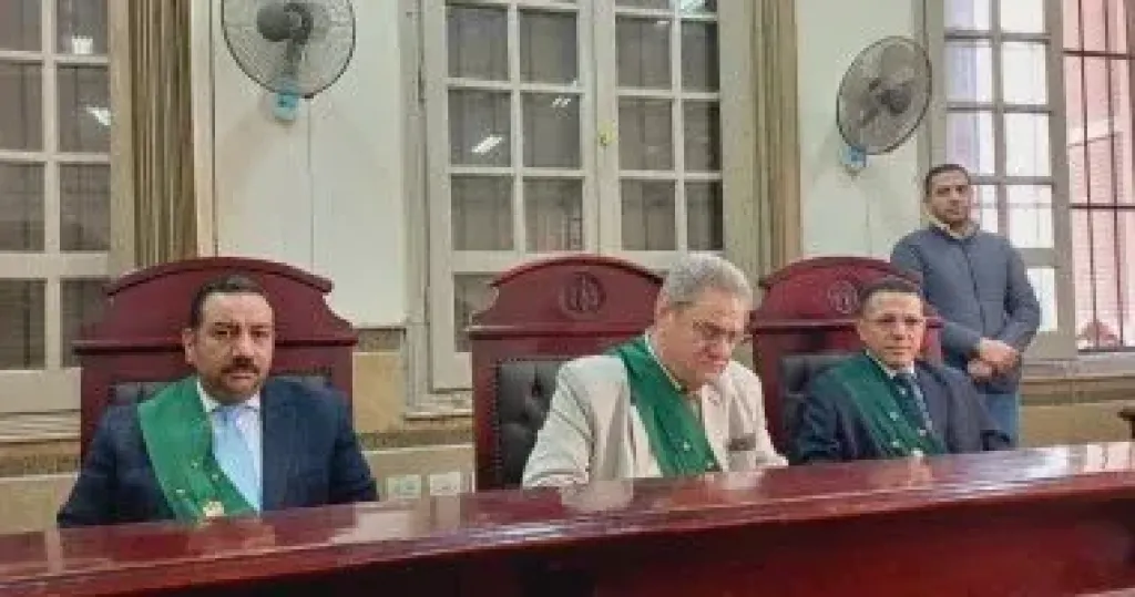 اليوم.. محاكمة عاطلين بتهمة إجبار شخص على توقيع إيصالات أمانة بالإكراه