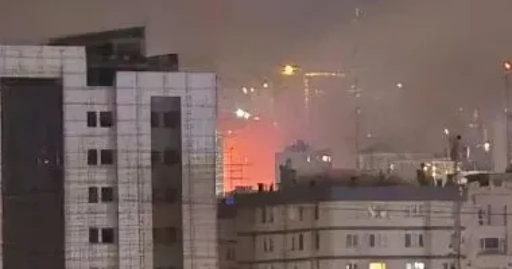 القوات المسلحة الإيرانية: سنواصل بقوة وحزم التصدى لهجمات أمريكا وإسرائيل