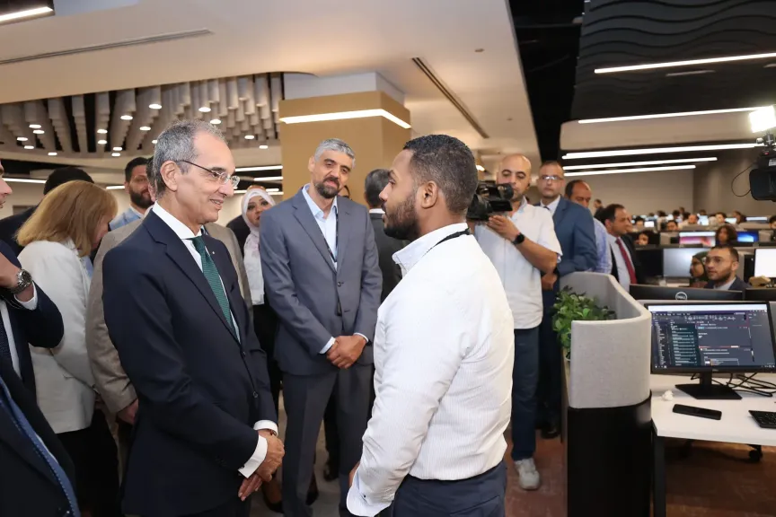 وزير الاتصالات يتفقد مقر شركة VXI الأمريكية الرائدة عالميًا في مجال خدمات التعهيد في القاهرة